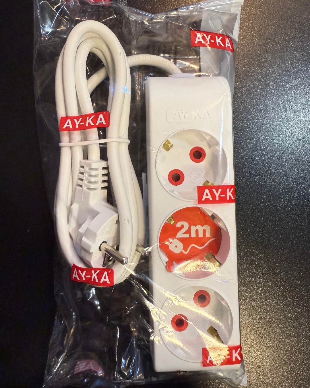 AY-KA  3’LÜ TOPRAKLI GRUP PRİZ ÇOCUK KORUMALI ( 3x1 mm2 ) - 2 METRE 
