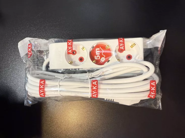 AY-KA 3’LÜ TOPRAKLI GRUP PRİZ ÇOCUK KORUMALI ( 3x1 mm2 ) - 5 METRE